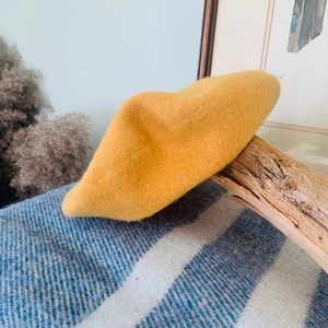 🍩3 for $30🍩 Mustard coloured hat/ beret